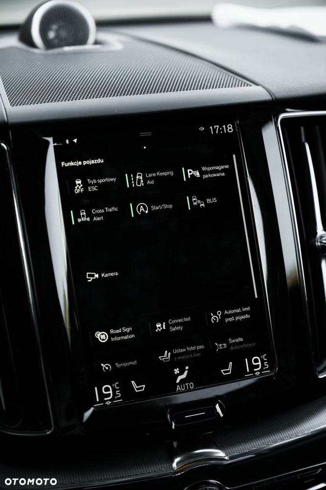 Volvo XC 60 T5 AWD R-Design - 14