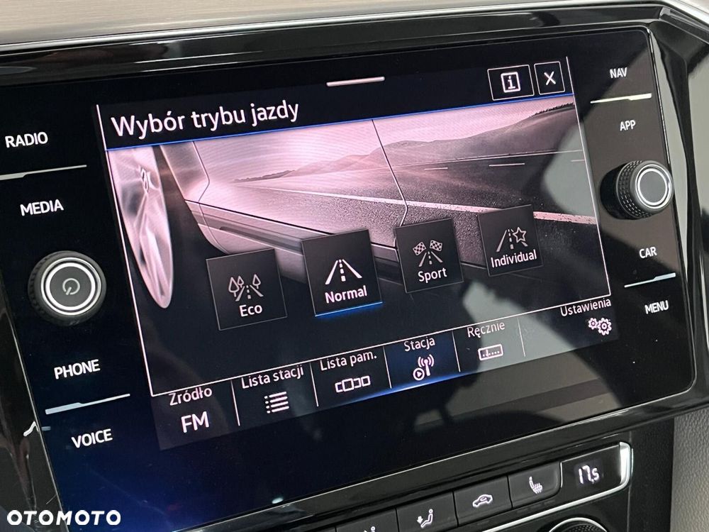 Volkswagen Passat 2.0 TDI Elegance DSG - 33