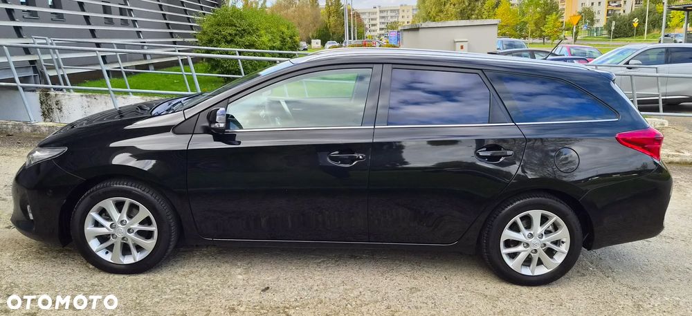 Toyota Auris 1.6 Premium - 12