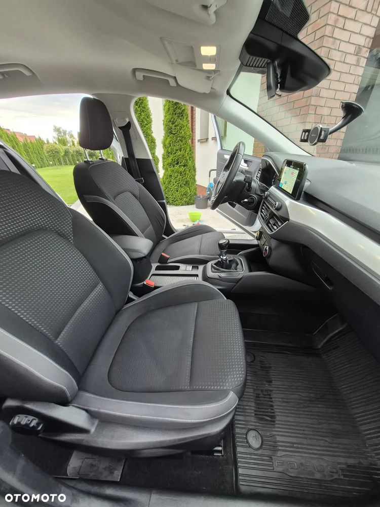 Ford Focus 1.0 EcoBoost Trend ASS - 16