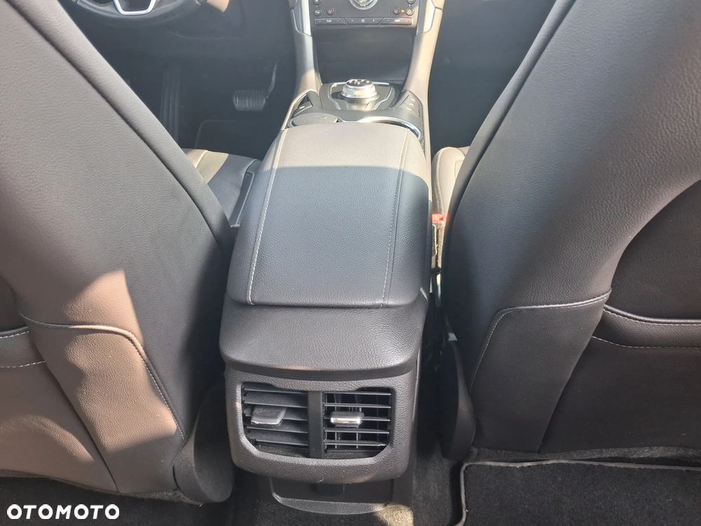 Ford Mondeo 2.0 EcoBlue Titanium - 32