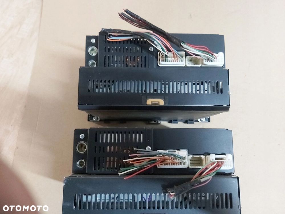 Toyota Prius II radio JBL CD 86120-47241 - 7