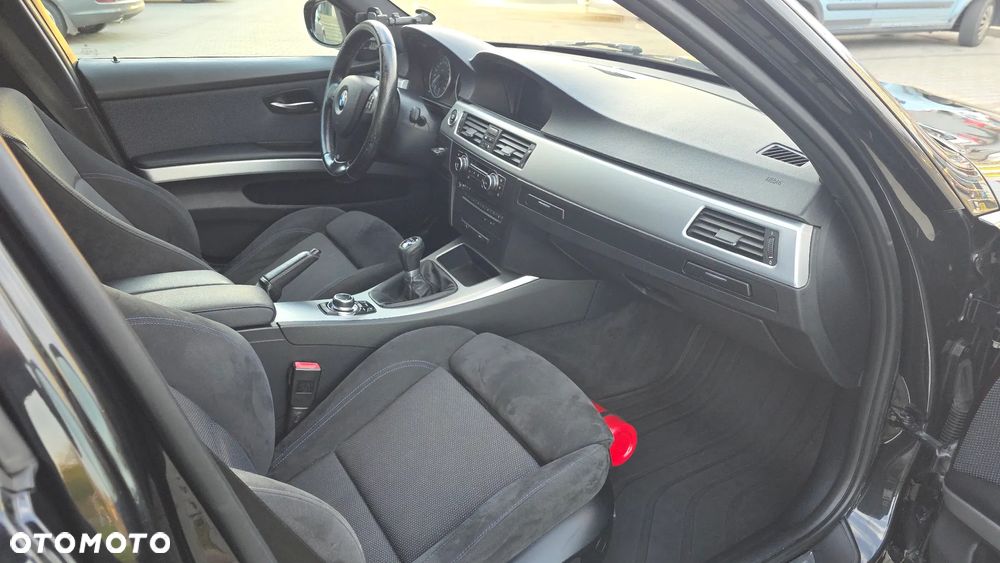 BMW Seria 3 320d - 14