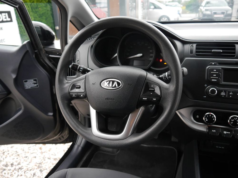 Kia Rio 1.1 CRDI Attract - 21