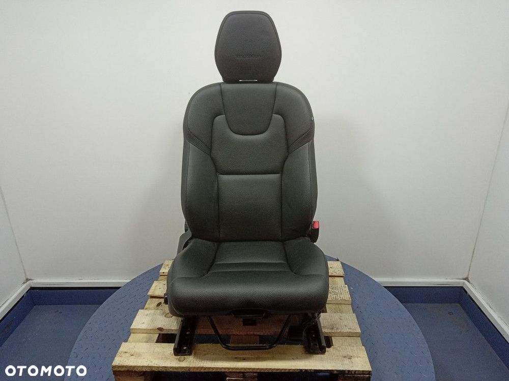 VOLVO XC60 II 17- FOTEL PASAŻERA PRAWY INSCRIPTION SKÓRA - 1