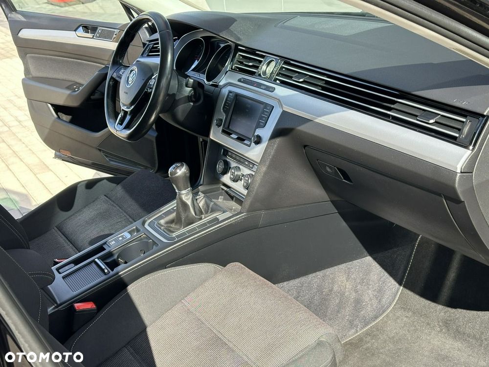 Volkswagen Passat Variant 2.0 TDI BMT Comfortline - 18