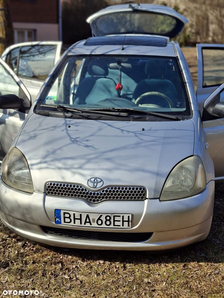 Toyota Yaris - 1