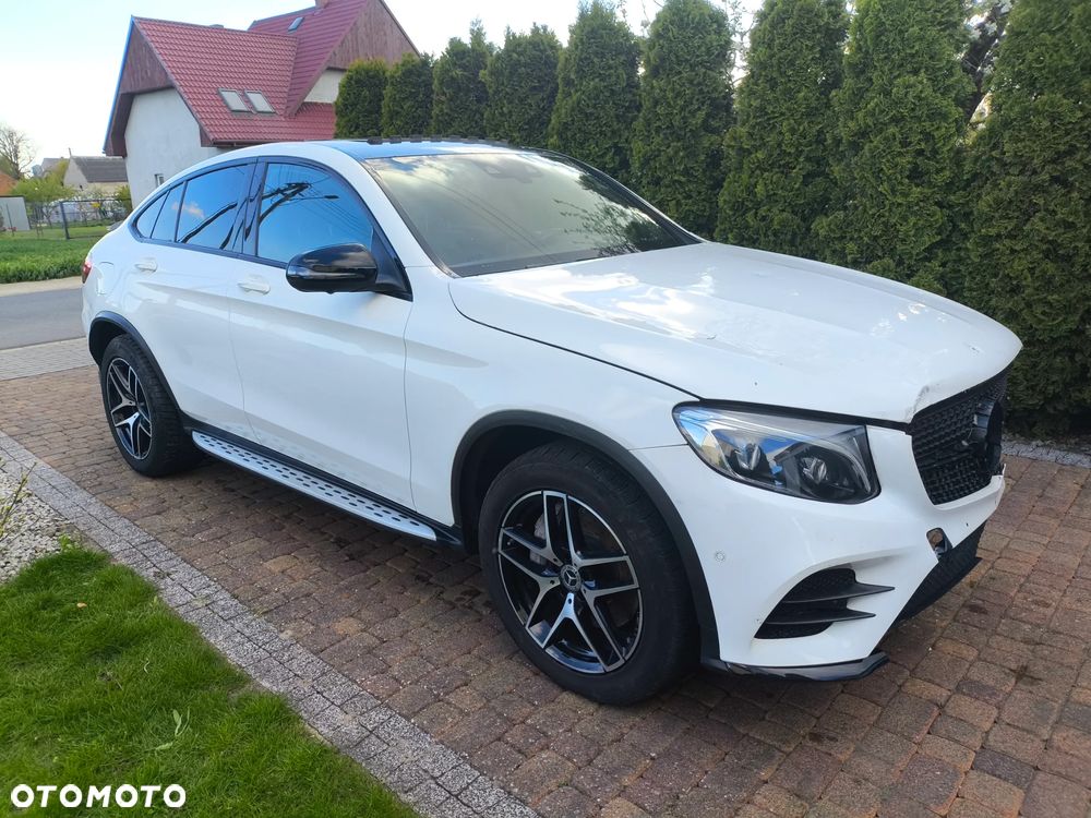 Mercedes-Benz GLC 300 4Matic 9G-TRONIC AMG Line - 5