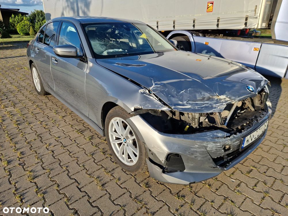 BMW Seria 3 318i - 4