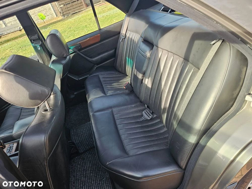 Mercedes-Benz W124 (1984-1993) - 13