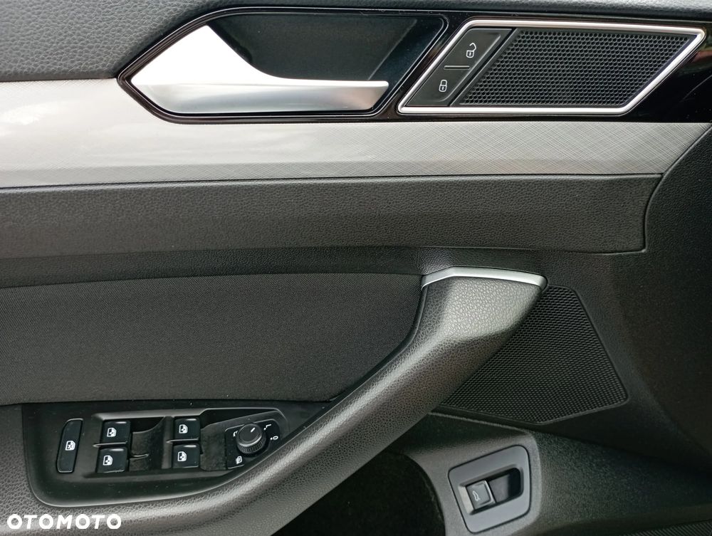 Volkswagen Passat Variant 2.0 TDI EVO Business DSG - 29