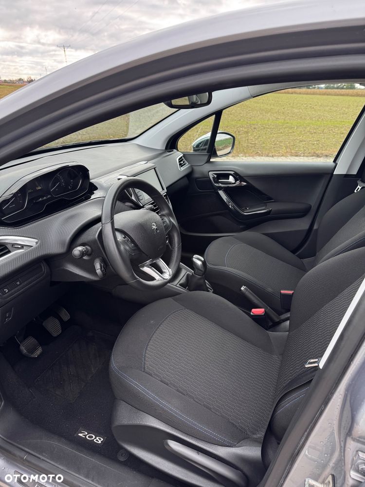 Peugeot 208 PureTech 82 Stop & Start Signature - 11