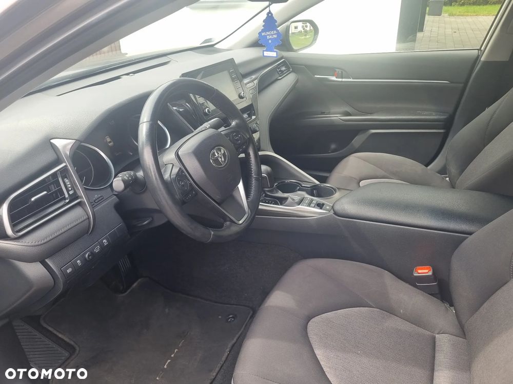 Toyota Camry 2.5 Hybrid Comfort CVT - 26