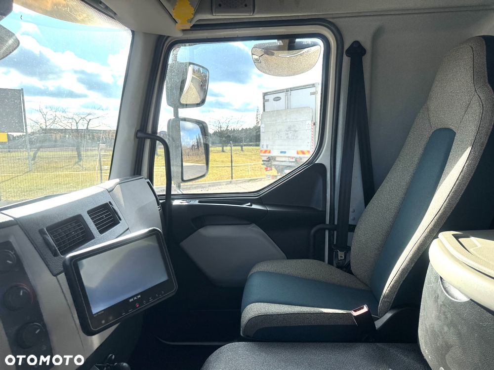 Volvo FL 240 / CHŁODNIA / WINDA ZEPRO - 19