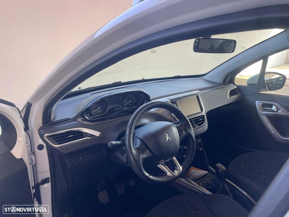 Peugeot 2008 1.2 VTi Access - 10
