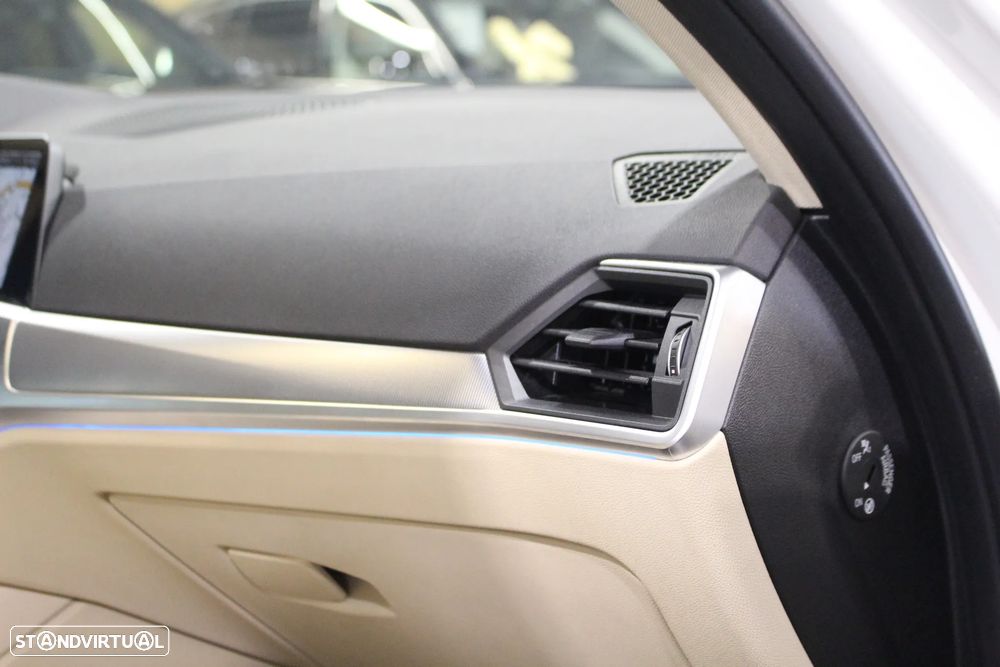 BMW 330 e Line Sport Auto - 18