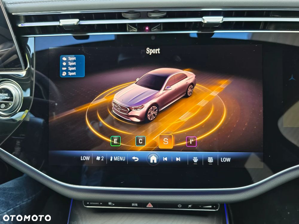 Mercedes-Benz Klasa E 220 d mHEV 4-Matic AMG 9G-Tronic - 32