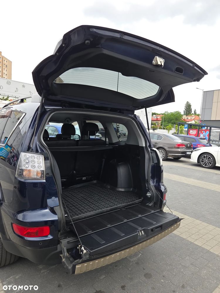 Mitsubishi Outlander 2.0 Intense 2WD - 9