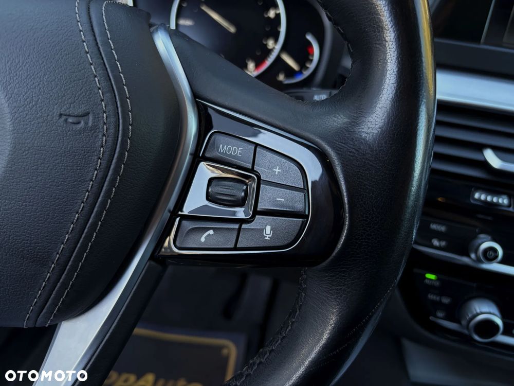 BMW Seria 5 520d - 25