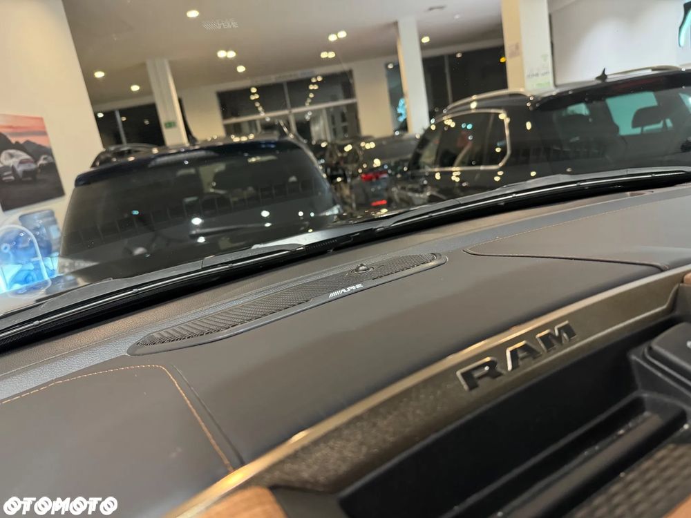 RAM 1500 Crew Cab Longhorn - 38