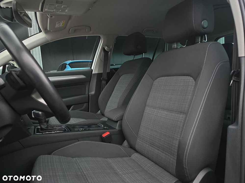 Volkswagen Passat - 22