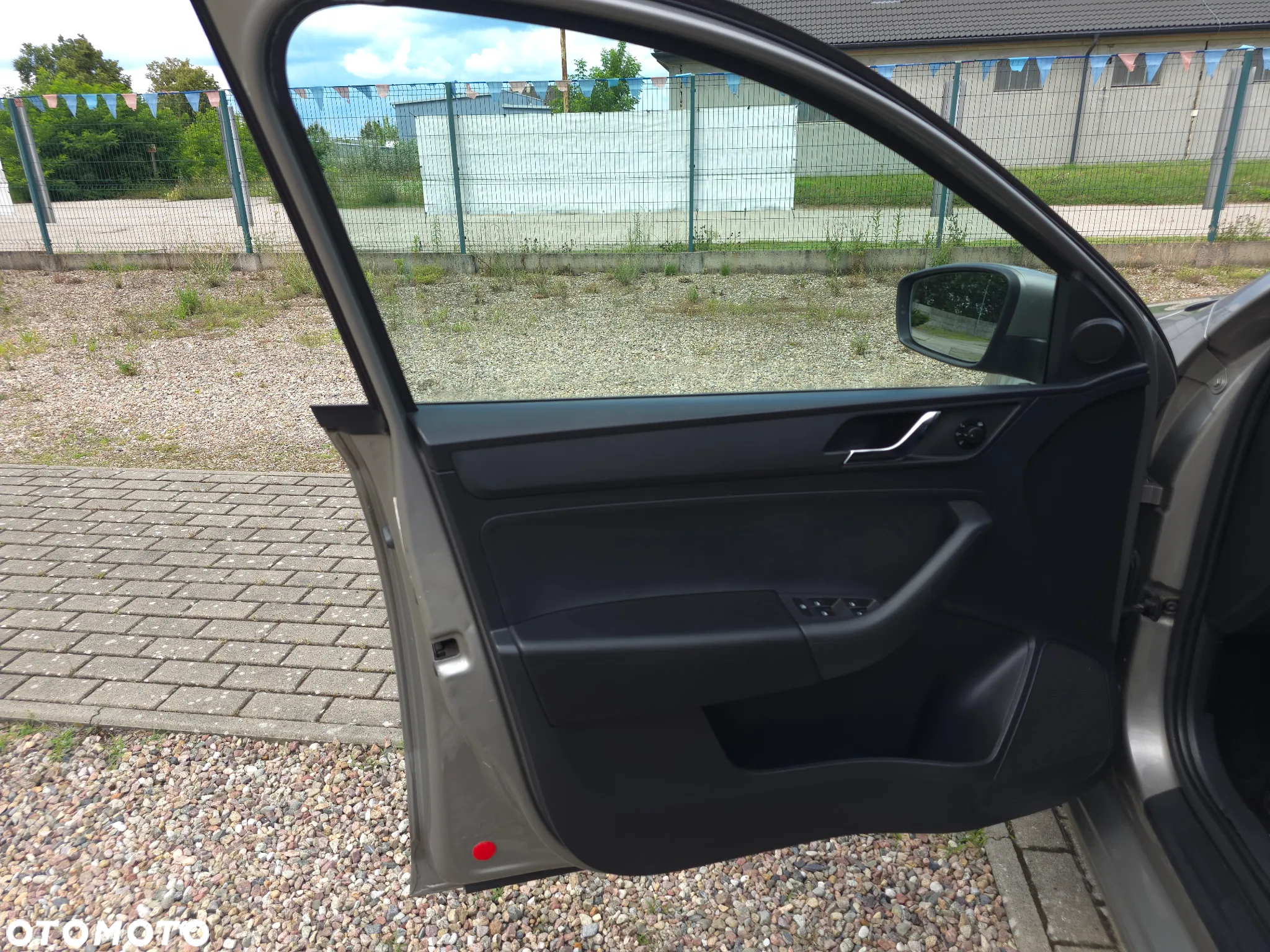 Skoda RAPID 1.2 TSI Ambition Max - 17