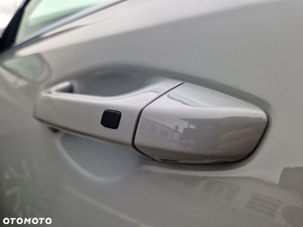 Kia XCeed - 25