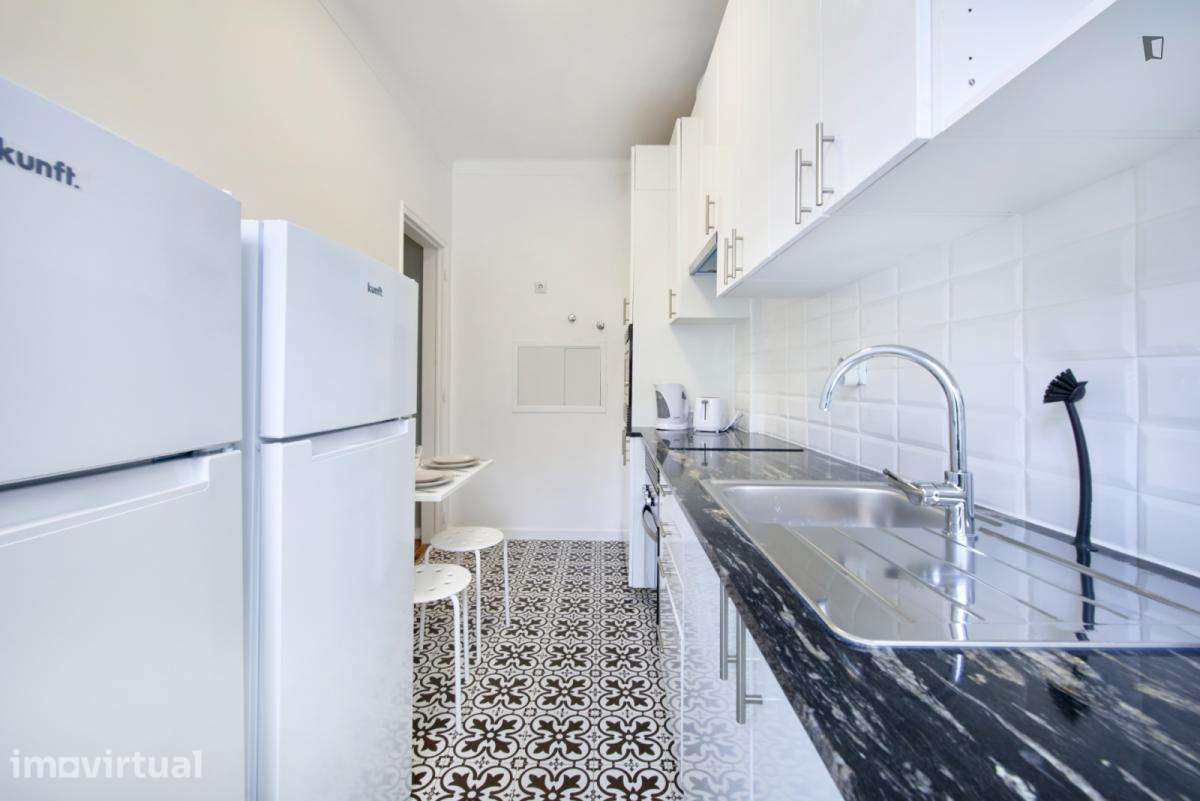 Quarto - localizado em Amadora Lisbon - Grande imagem: 5/28