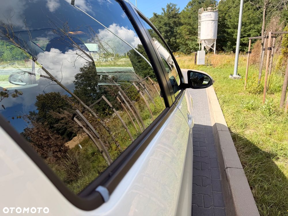 Toyota Yaris 1.33 Terra - 16