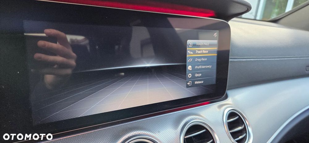 Mercedes-Benz Klasa E 43 AMG 4-Matic - 16
