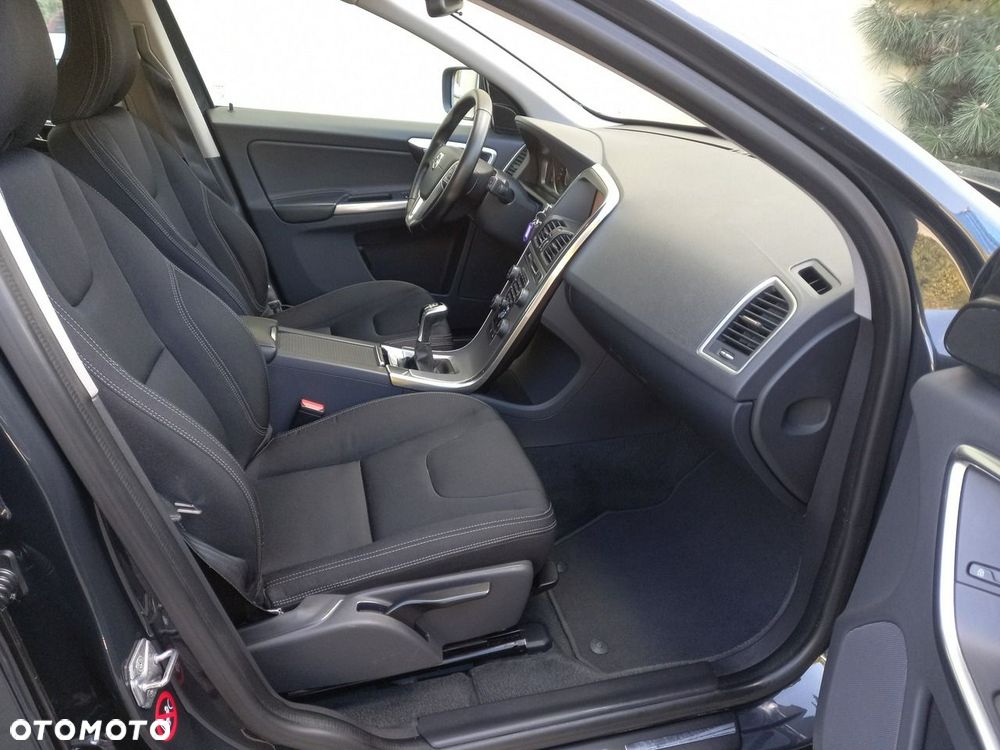 Volvo XC 60 D3 Momentum - 21