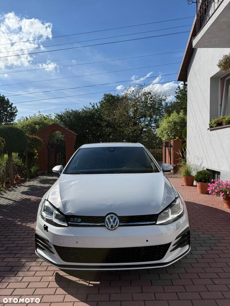 Volkswagen Golf - 3
