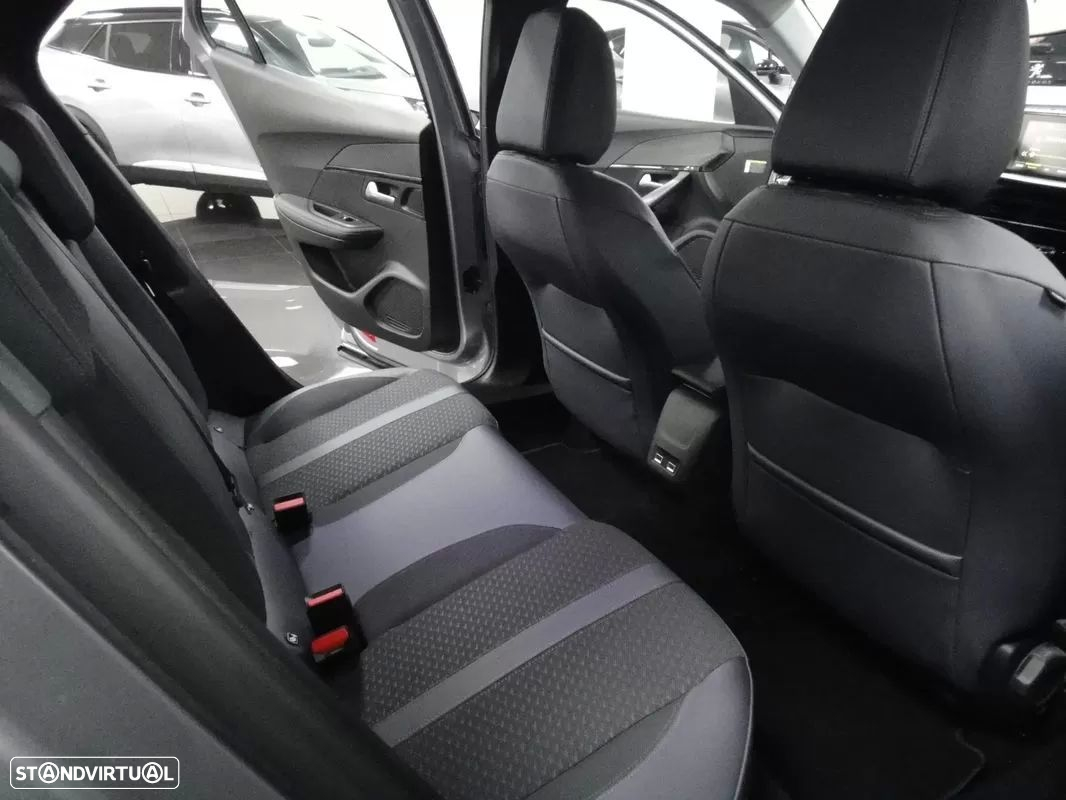 Peugeot 2008 - 18