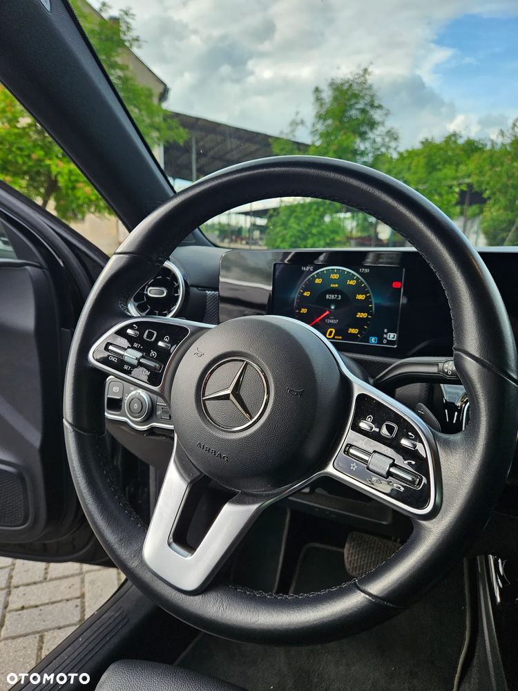 Mercedes-Benz Klasa A 180 Progressive 7G-DCT - 33