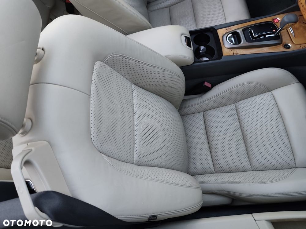 Jaguar XK 4.2 Cabriolet - 28