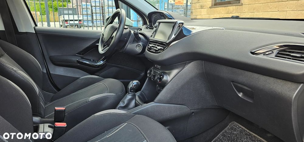 Peugeot 208 82 VTI Allure - 25