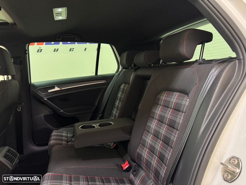 VW Golf 2.0 TSi GTi DSG Performance - 41