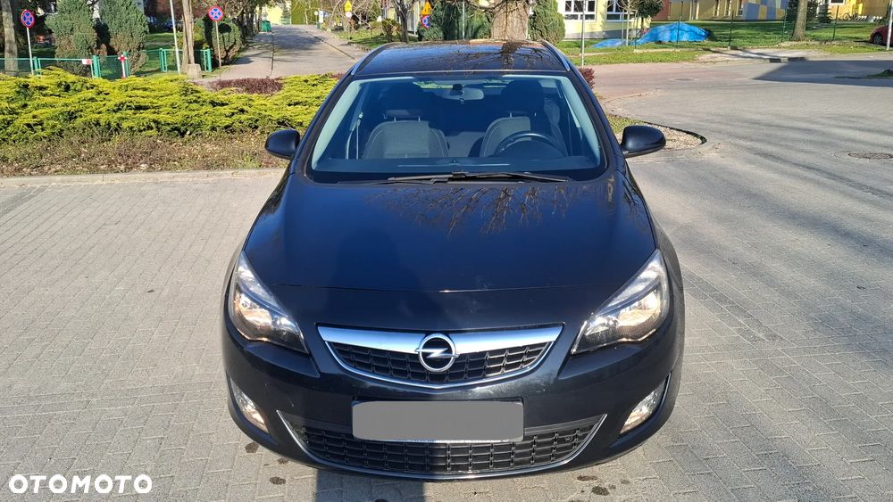 Opel Astra 1.6 Turbo 150 Jahre - 4