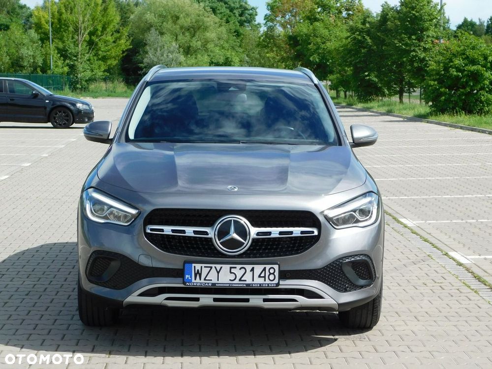 Mercedes-Benz GLA - 4