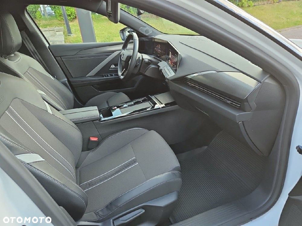 Opel Astra 1.2 T GS S&S - 12