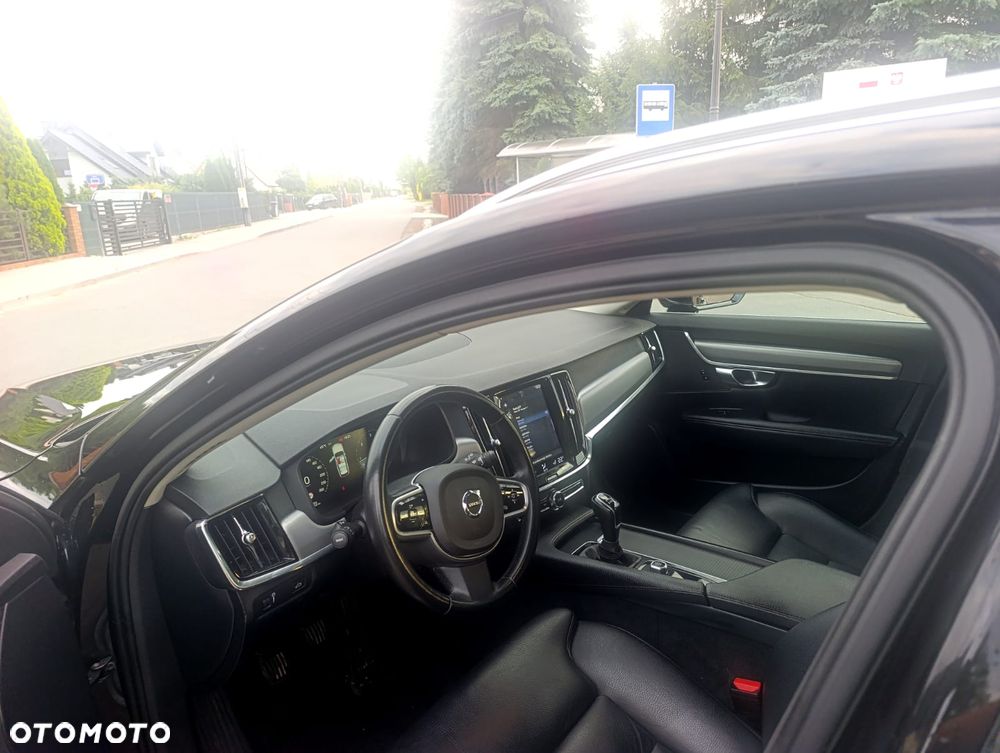 Volvo V90 D4 Momentum Pro - 13