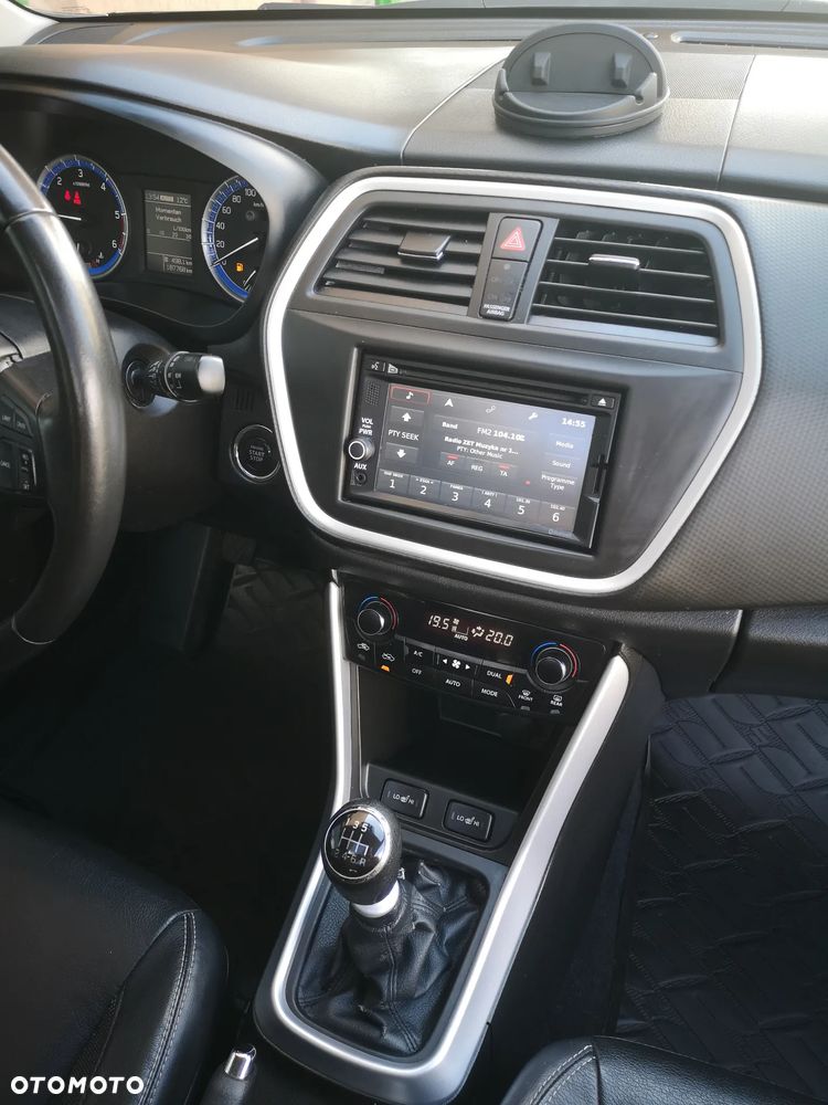 Suzuki SX4 S-Cross 1.6 DDiS Premium Plus - 24