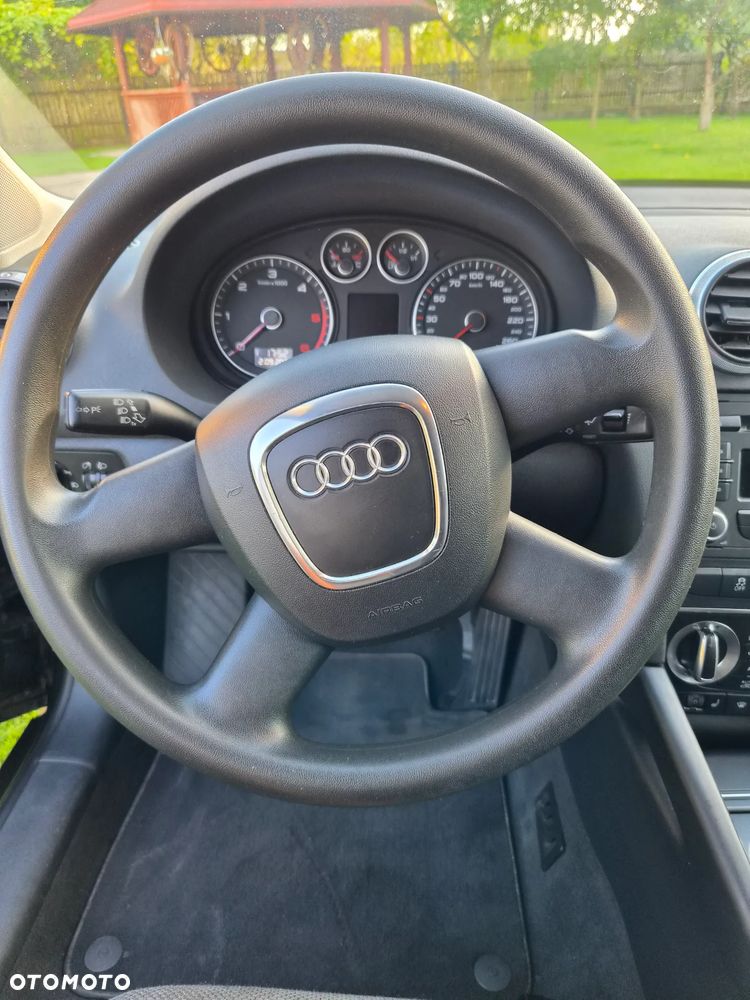 Audi A3 3-drzwiowe 1.6 TDI DPF Ambiente - 24
