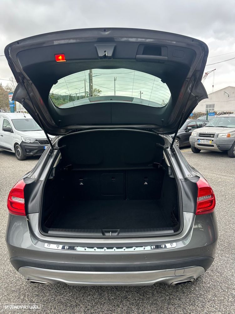 Mercedes-Benz GLA 220 d 4Matic 7G-DCT Style - 6