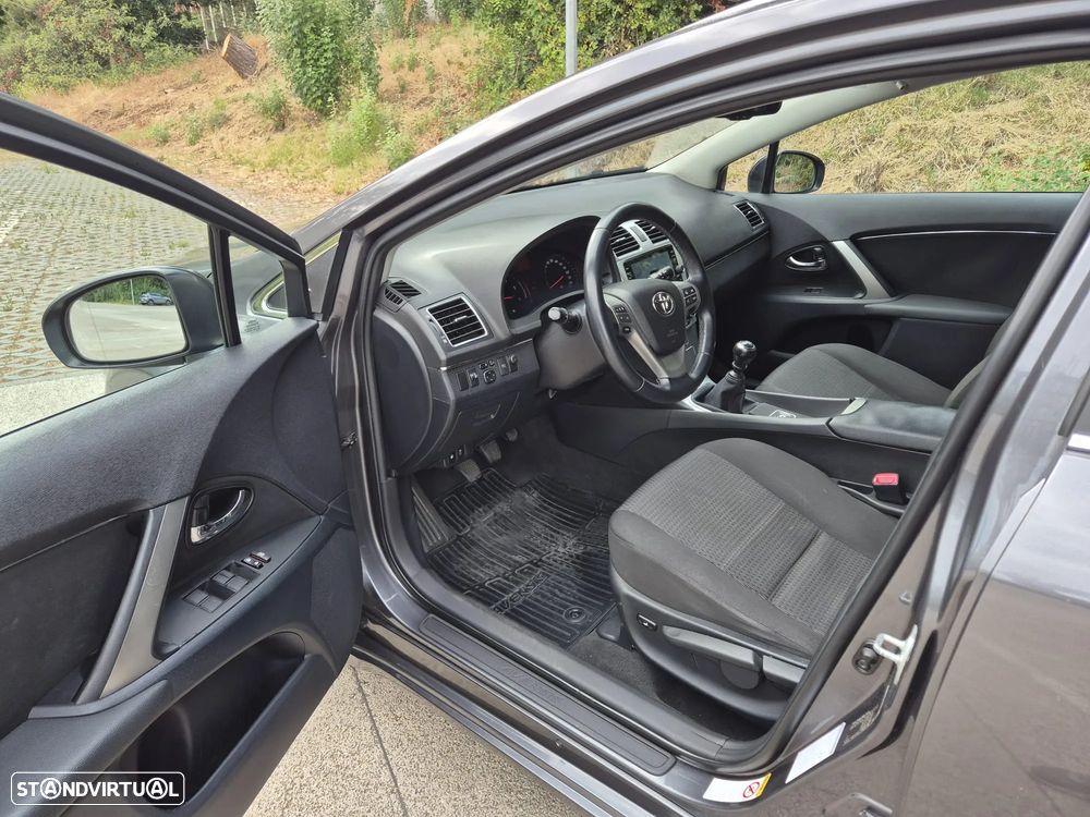 Toyota Avensis SW 2.0 D-4D Luxury - 8