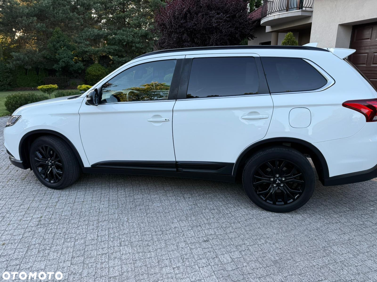 Mitsubishi Outlander 2.0 Instyle Navi 4WD CVT - 4