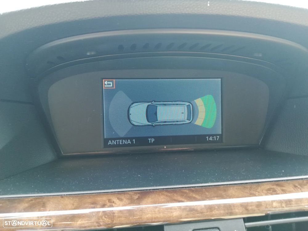 BMW 520 d Executive - 13