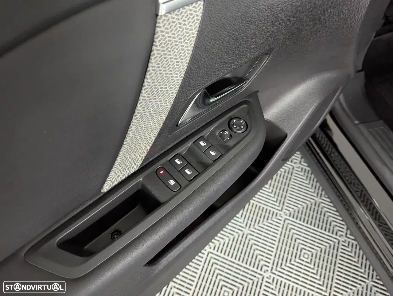 Citroën C4 X 1.2 PureTech Plus EAT8 - 27
