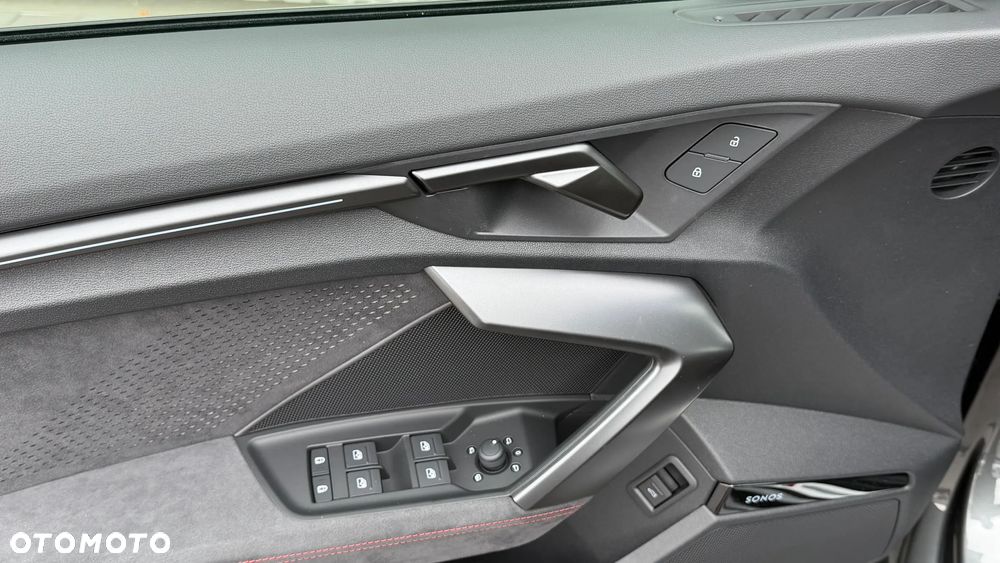 Audi RS3 Limousine - 16