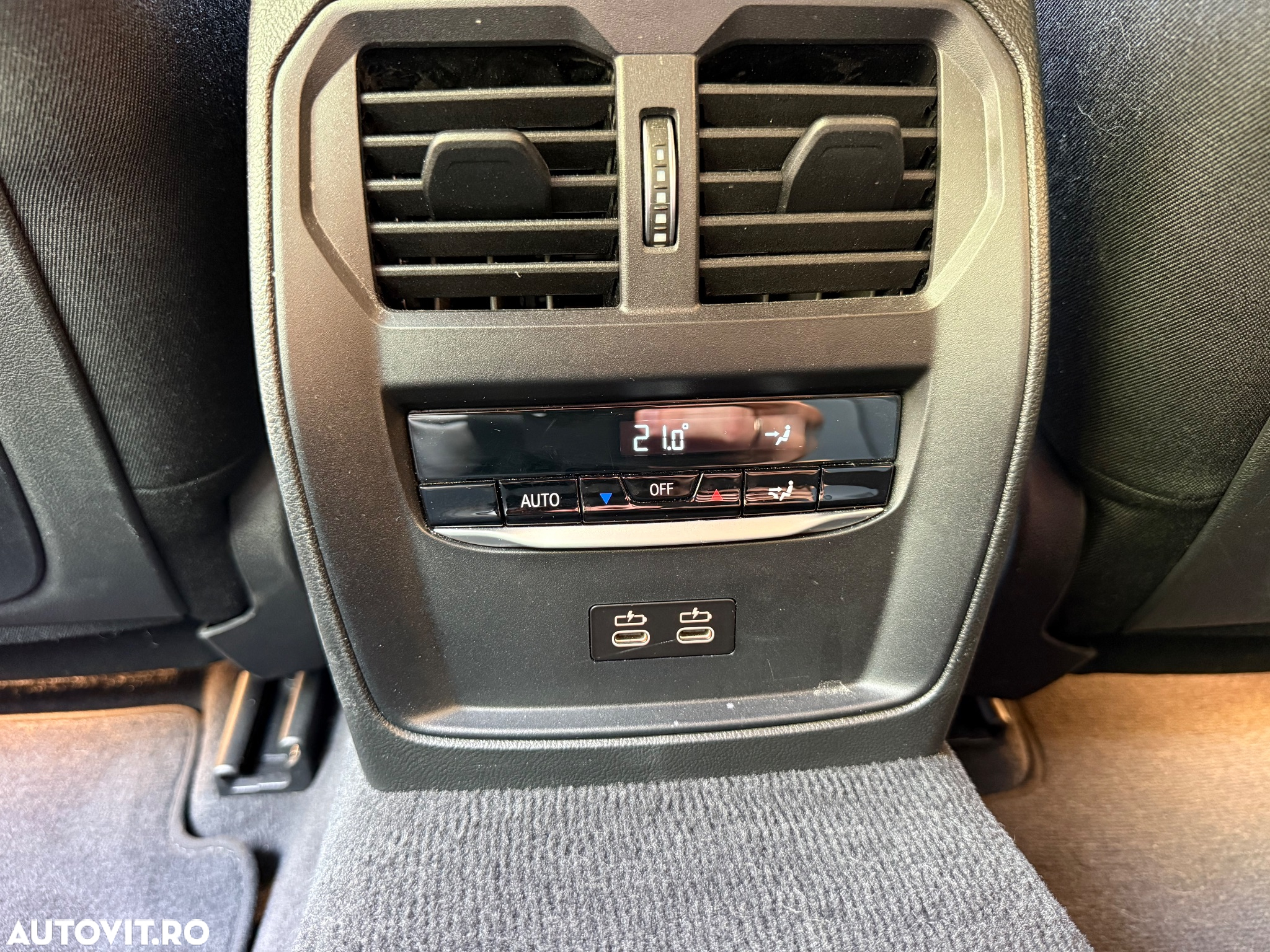 BMW Seria 3 318i Touring Aut. - 32